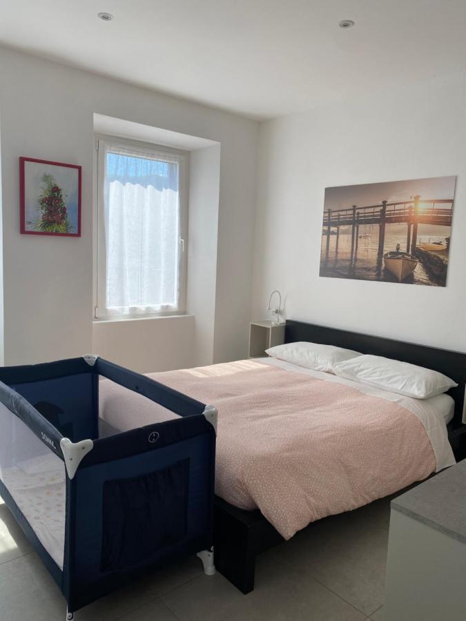 Casa Cesira Appartement Pettenasco Buitenkant foto